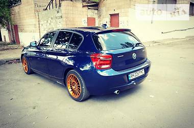 Хетчбек BMW 1 Series 2015 в 