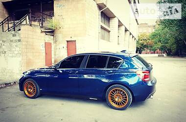 Хетчбек BMW 1 Series 2015 в 