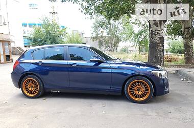 Хетчбек BMW 1 Series 2015 в 