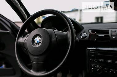 Хэтчбек BMW 1 Series 2006 в Черновцах