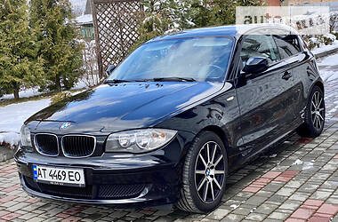 Хэтчбек BMW 1 Series 2010 в Коломые