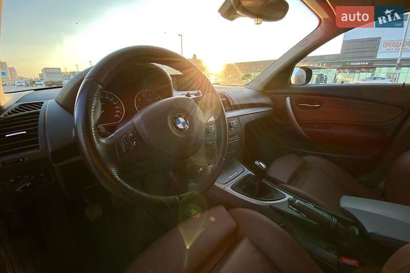 Хетчбек BMW 1 Series 2010 в Києві