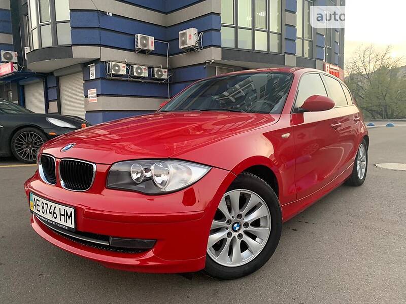 Хэтчбек BMW 1 Series 2008 в Киеве