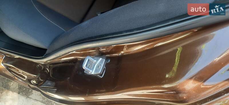 Хетчбек BMW 1 Series 2010 в Первомайську