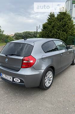 Купе BMW 1 Series 2009 в Львові