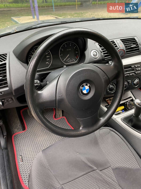 Хэтчбек BMW 1 Series 2005 в Житомире фото 5 Хэтчбек BMW 1 Series 2005 в Житомире