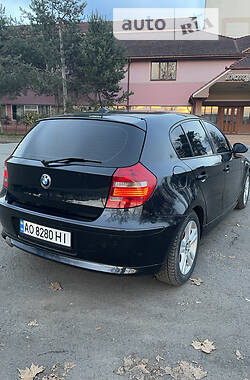 Хетчбек BMW 1 Series 2009 в Мукачевому