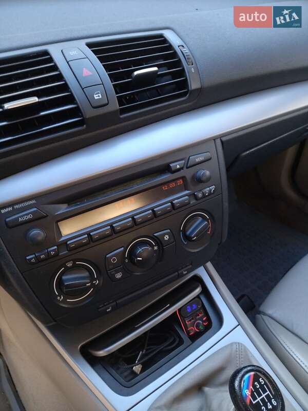 Хэтчбек BMW 1 Series 2006 в Львове