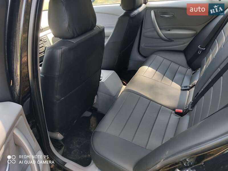 Хетчбек BMW 1 Series 2008 в Сумах