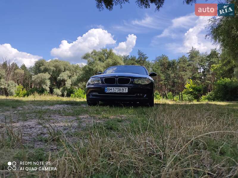 Хетчбек BMW 1 Series 2008 в Сумах