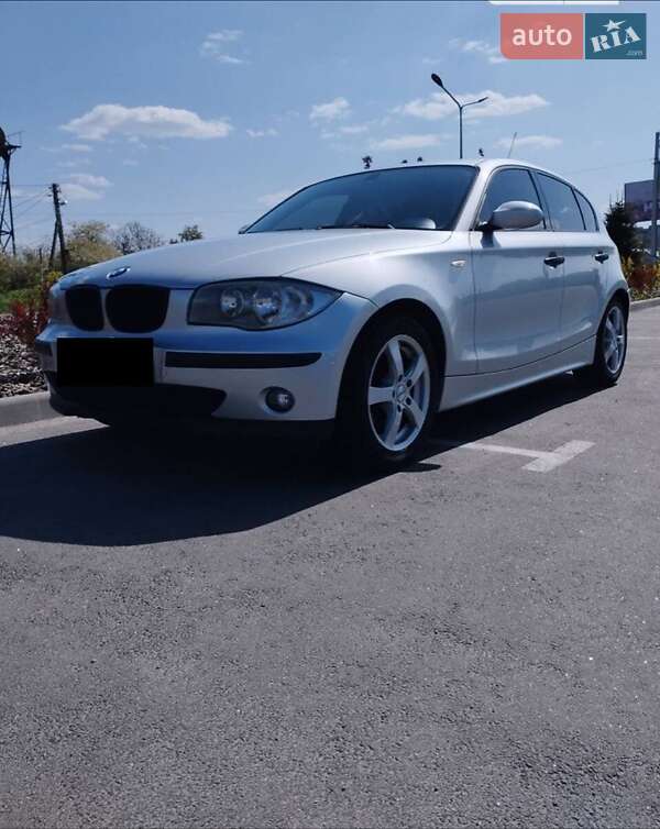 Хэтчбек BMW 1 Series 2005 в Киеве