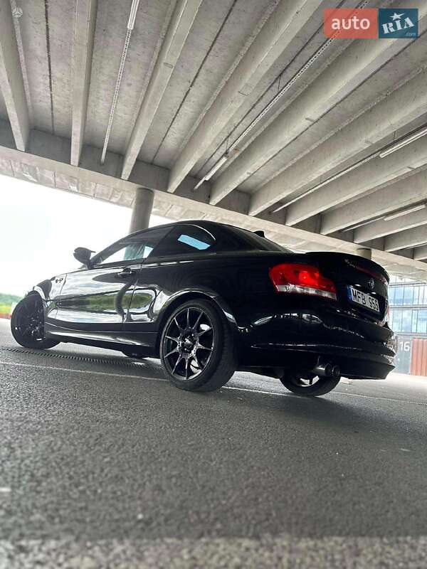 Хэтчбек BMW 1 Series 2011 в Киеве