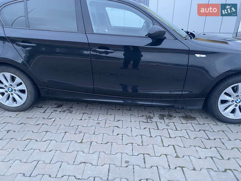 Хетчбек BMW 1 Series 2008 в Луцьку