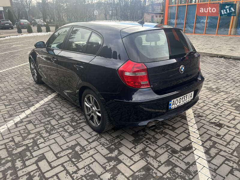 Хэтчбек BMW 1 Series 2007 в Ужгороде