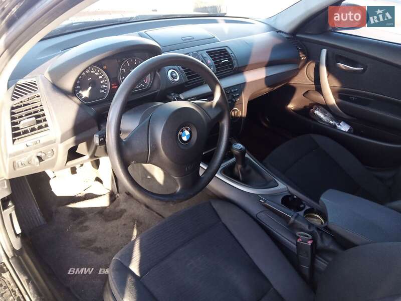 Хэтчбек BMW 1 Series 2008 в Киеве