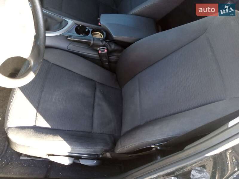 Хэтчбек BMW 1 Series 2008 в Киеве