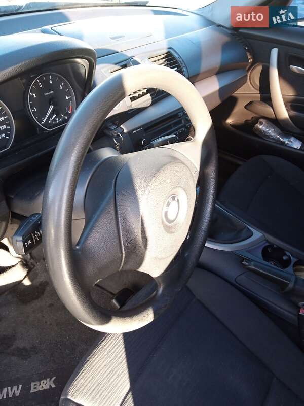 Хэтчбек BMW 1 Series 2008 в Киеве