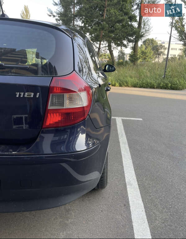 Хэтчбек BMW 1 Series 2006 в Киеве