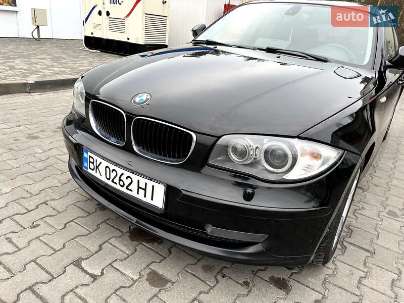 Хэтчбек BMW 1 Series 2009 в Киеве фото 3 Хэтчбек BMW 1 Series 2009 в Киеве