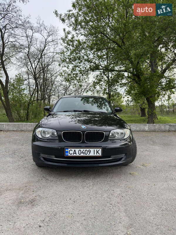 Хэтчбек BMW 1 Series 2007 в Умани