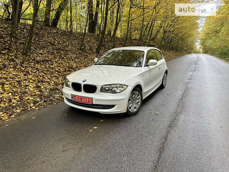 Купе BMW 1 Series 2010 в Львове