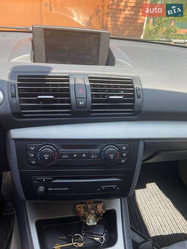 Хэтчбек BMW 1 Series 2005 в Киеве фото 6 Хэтчбек BMW 1 Series 2005 в Киеве