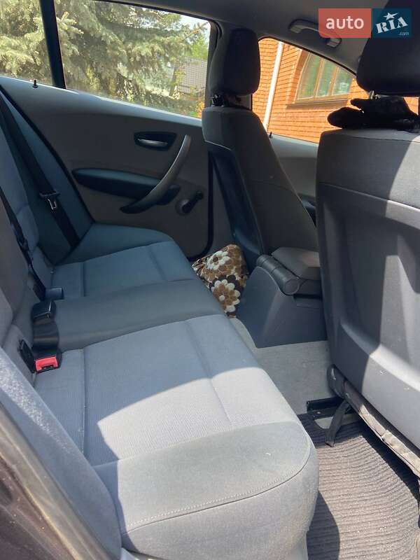 Хэтчбек BMW 1 Series 2005 в Киеве фото 12 Хэтчбек BMW 1 Series 2005 в Киеве