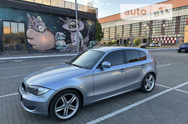 Хэтчбек BMW 1 Series 2010 в Луцке