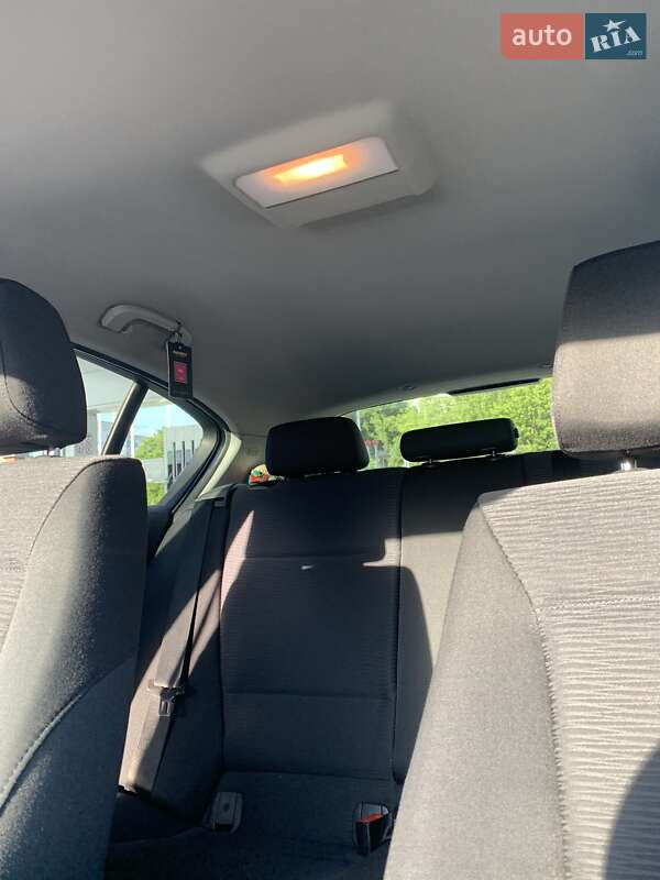 Хэтчбек BMW 1 Series 2009 в Белой Церкви фото 11 Хэтчбек BMW 1 Series 2009 в Белой Церкви