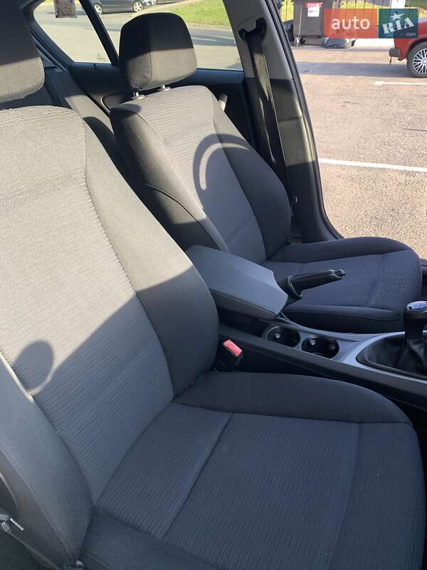 Хэтчбек BMW 1 Series 2009 в Белой Церкви фото 19 Хэтчбек BMW 1 Series 2009 в Белой Церкви