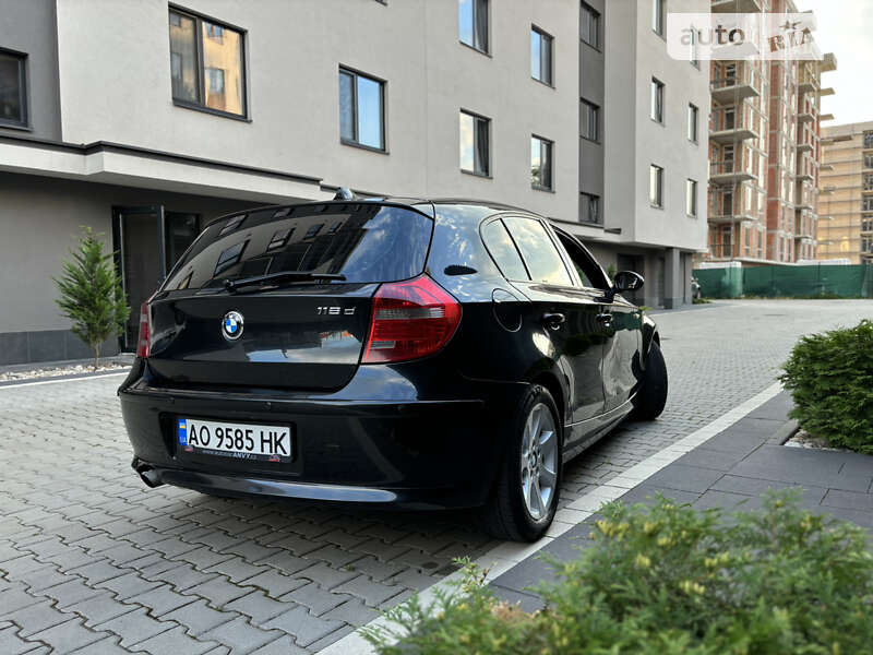 Хетчбек BMW 1 Series 2008 в 