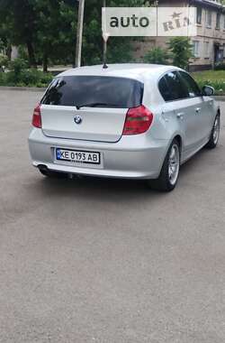 Хэтчбек BMW 1 Series 2010 в 