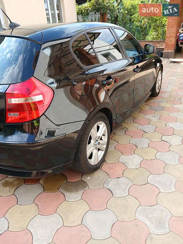 Хэтчбек BMW 1 Series 2011 в Кропивницком