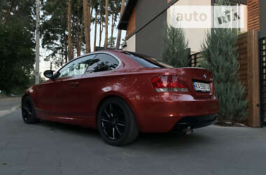 Купе BMW 1 Series 2010 в Бучі