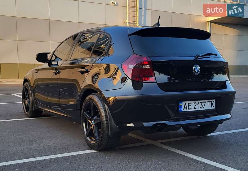 Хэтчбек BMW 1 Series 2010 в Днепре