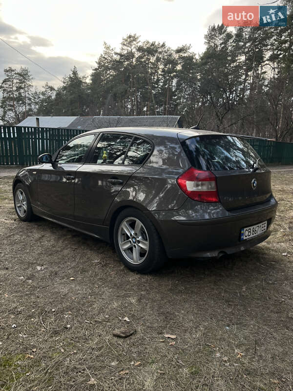 Хэтчбек BMW 1 Series 2006 в Чернигове
