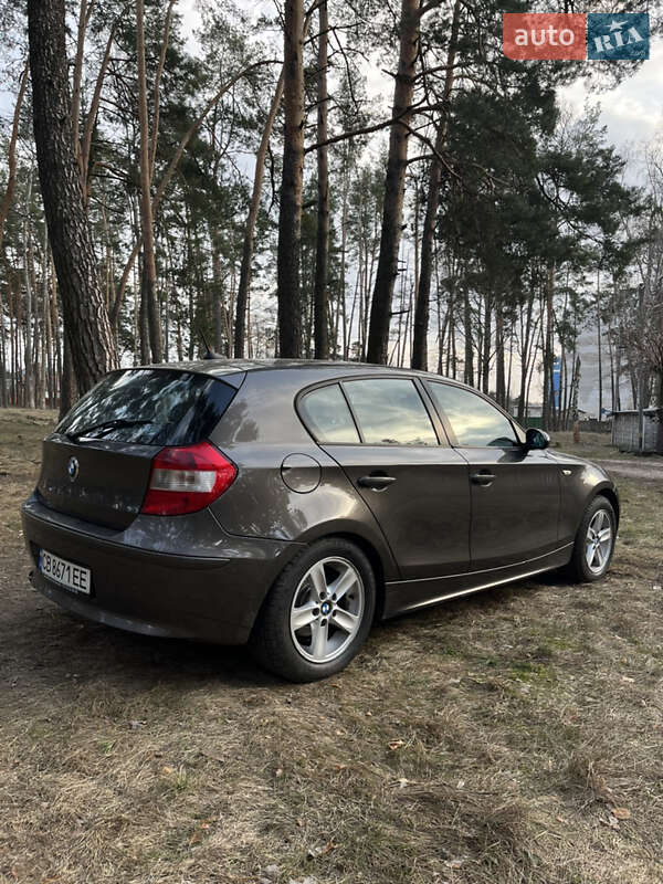 Хэтчбек BMW 1 Series 2006 в Чернигове