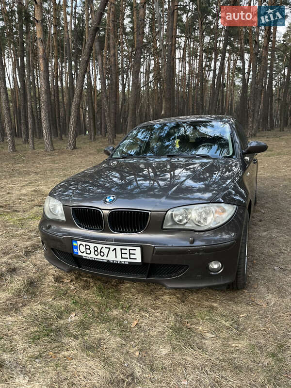 Хэтчбек BMW 1 Series 2006 в Чернигове