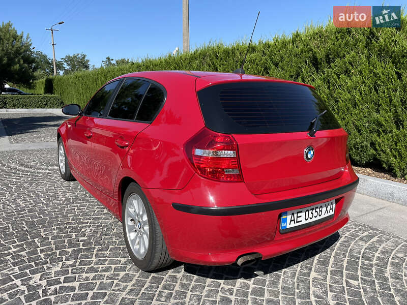 Хэтчбек BMW 1 Series 2009 в Днепре