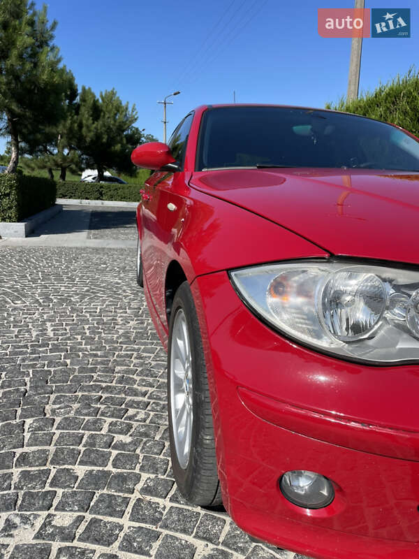 Хэтчбек BMW 1 Series 2009 в Днепре