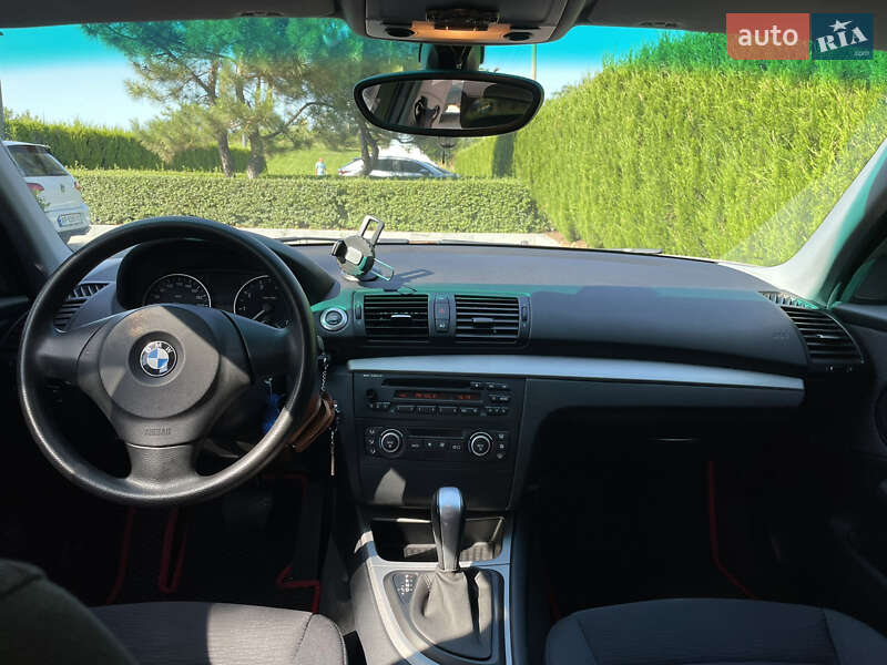 Хэтчбек BMW 1 Series 2009 в Днепре