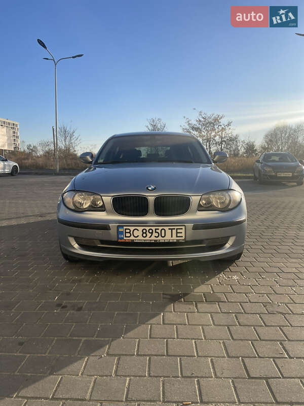 Хэтчбек BMW 1 Series 2009 в Львове