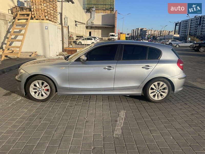 Хэтчбек BMW 1 Series 2009 в Львове