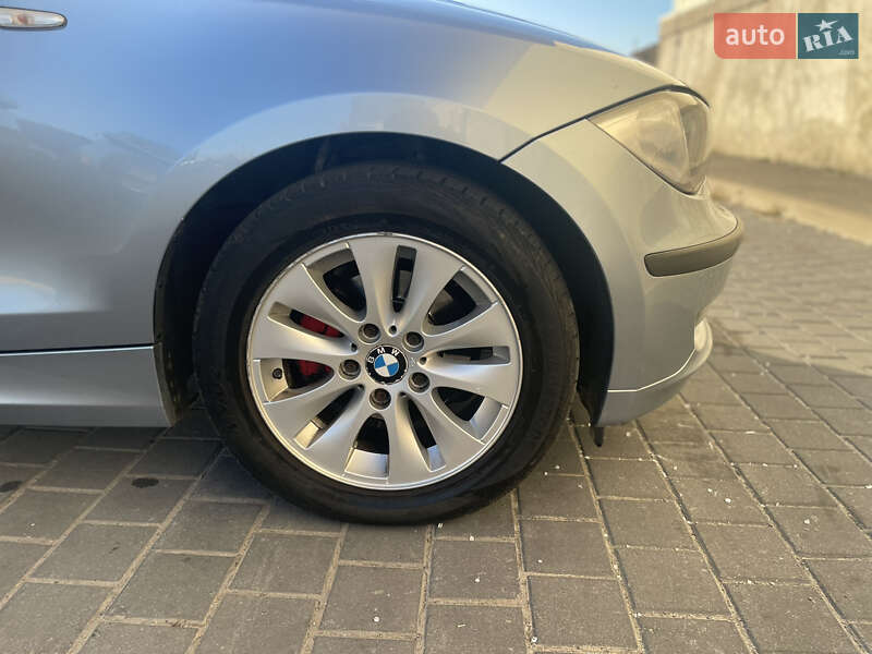 Хэтчбек BMW 1 Series 2009 в Львове