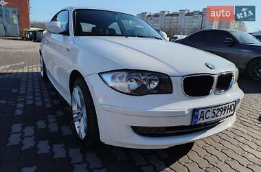 Хетчбек BMW 1 Series 2009 в 