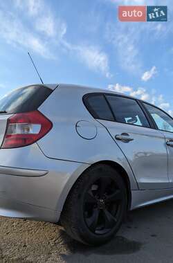 Хетчбек BMW 1 Series 2005 в 