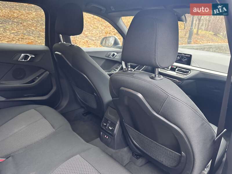 Хетчбек BMW 1 Series 2021 в Києві фото 8 Хетчбек BMW 1 Series 2021 в Києві