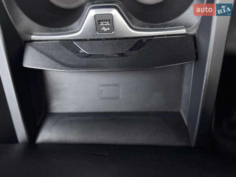 Хетчбек BMW 1 Series 2021 в Києві фото 16 Хетчбек BMW 1 Series 2021 в Києві