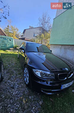 Хэтчбек BMW 1 Series 2008 в Жовкве