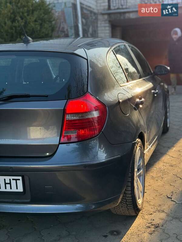 Хетчбек BMW 1 Series 2007 в Житомирі